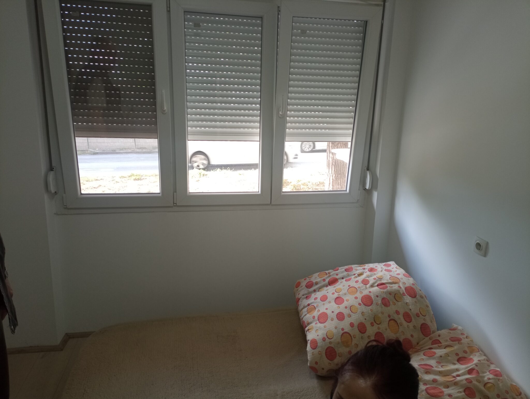 DVOSOBAN UKNJIŽEN RENOVIRAN U CENTRU - Слика 4